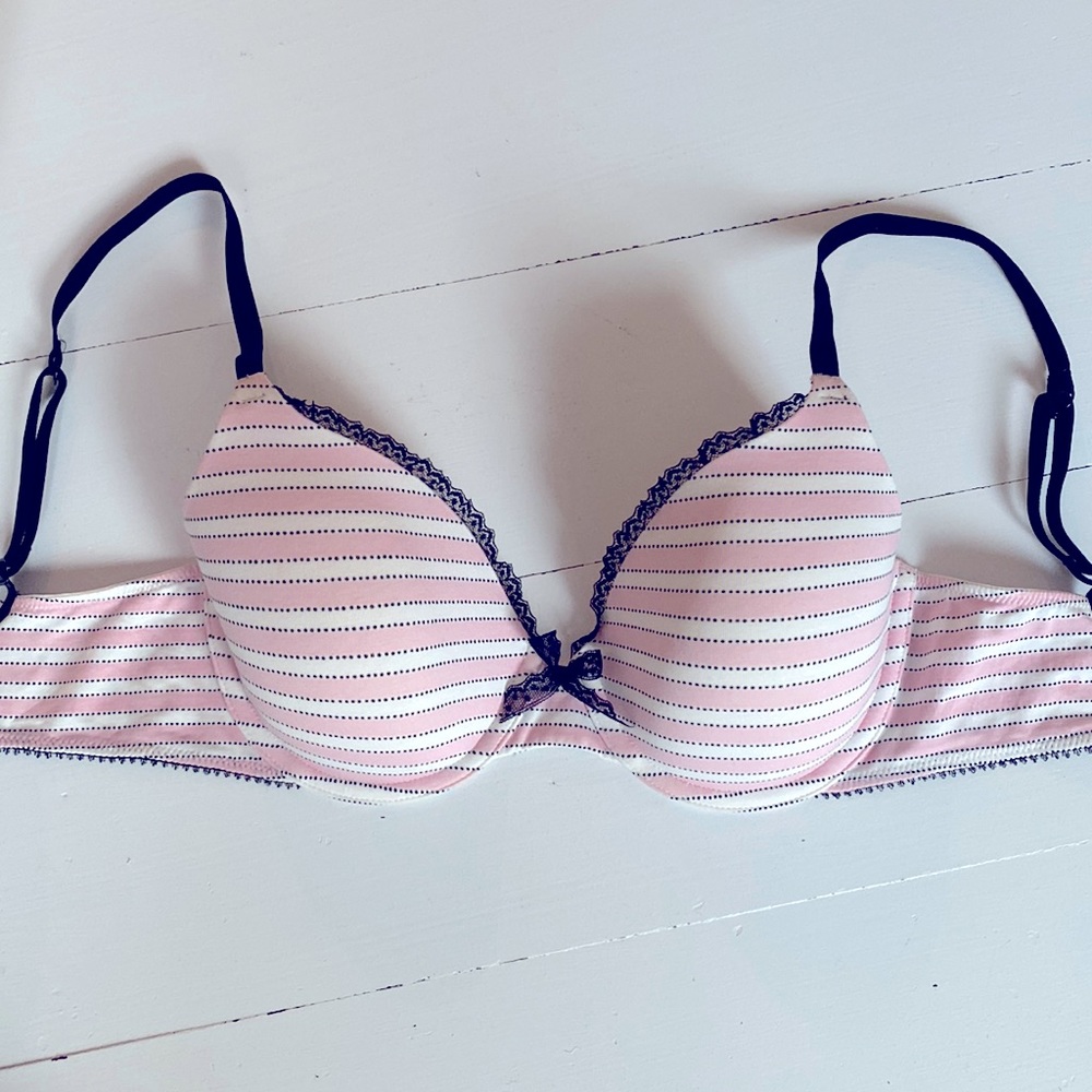 Victoria’s Secret Lined Perfect Coverage, 32D
